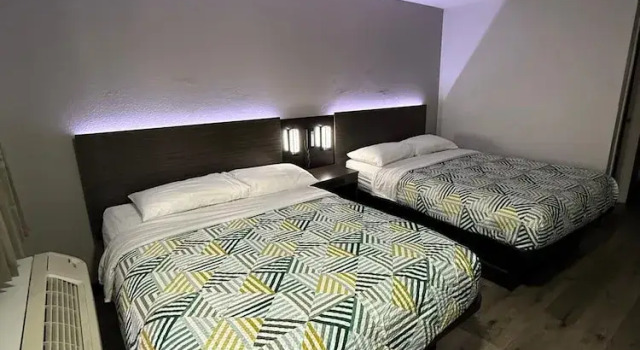 Четырёхместный люкс Deluxe Motel 6-Enfield, CT - Hartford