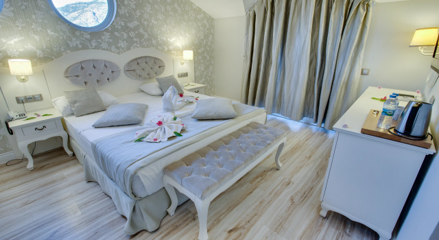 The PINEHILL Hotel & Suites