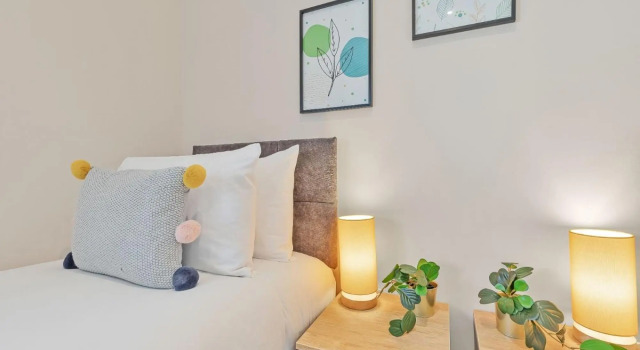 City Heights One Bedroom Modern apt 100 Metres From Seafront, Забронировать Отель Отели Исторического графства Суссекса 3 звезды, 3*