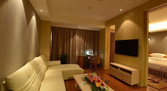 Long Teng, Rezerwuj Hotel Hotele w Kunming z parkingiem, Parking
