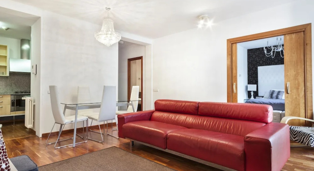 Uma Suites Luxury Downtown, Забронировать Отель Эшампле Барселона, рядом с Приход Св. Августина