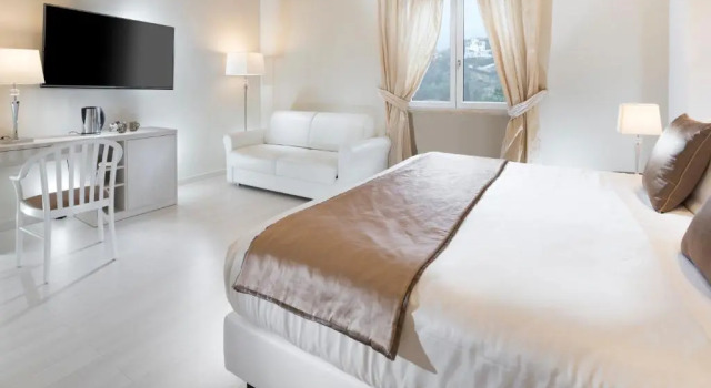 Трёхместный номер Standard Europa Grand Hotel