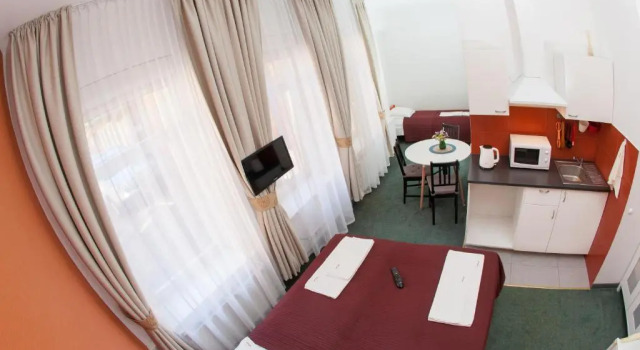 Moja Accommodation, Забронировать Отель Отели Каунаса с парковкой, рядом с Церковь Святого Креста ордена Кармелитов, Парковка