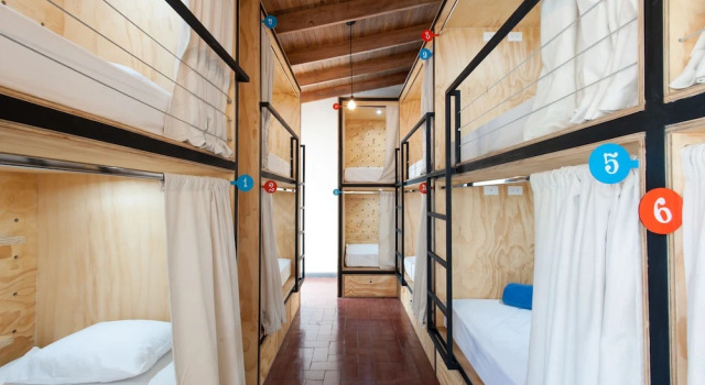 Кровать в общем номере Capital Hostel de Ciudad