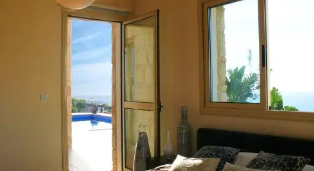 Happy Trails Pomos Panoramic Villa, Rezerwuj Willa Hotele w Pomos z basenem, w pobliżu Tpoulorotsos Beach, Basen