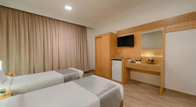 Borj Akhir Hotel