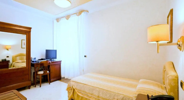 Одноместный номер Standard Mariano IV Palace Hotel
