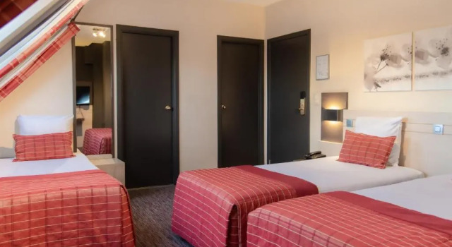 Трёхместный номер Classic B&B HOTEL Mons Centre