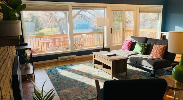 Коттедж Private Fireside Nest on Huge Lot Near Old Town!