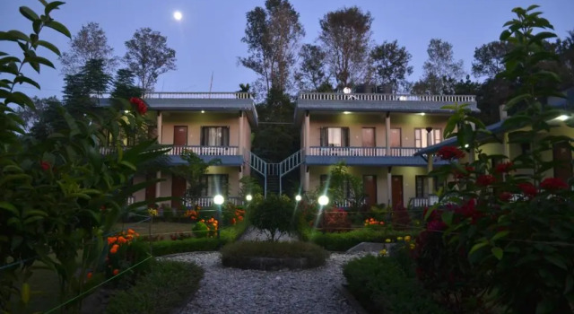 Двухместный номер Deluxe с видом на горы Chitwan Village Resort