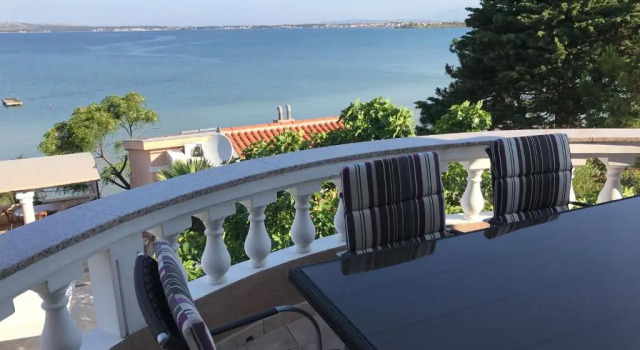 Апартаменты с 3 комнатами Apartment Valerija