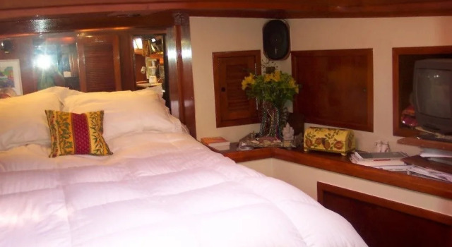 Dream Lover Boat and Breakfast