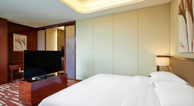 Four Points By Sheraton Liupanshui, Rezerwuj Hotel Hotele w Liupanshui z basenem, Basen