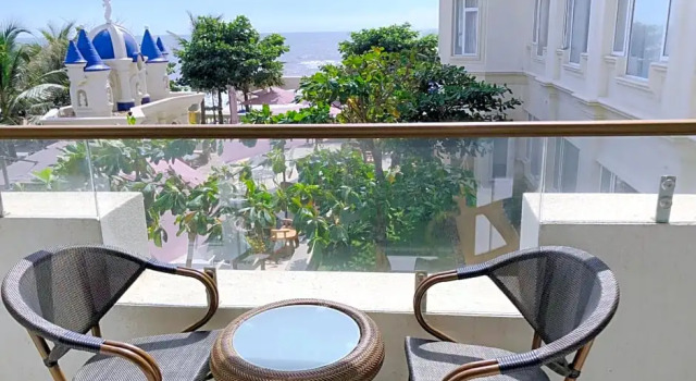 Полулюкс Lan Rung Beach Resort