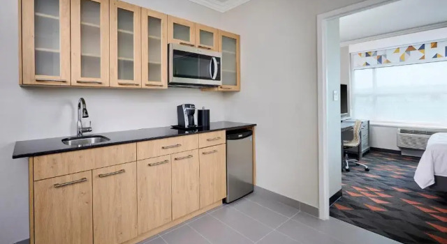 Люкс c 1 комнатой Holiday Inn & Suites Oakville at Bronte by IHG