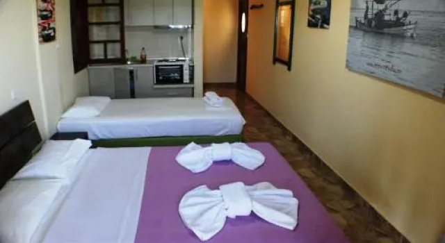 Zisios Studios, Book Hotel Vourvourou 