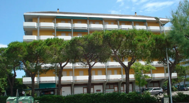 Luminous Apartment With sea View Terrace, Book Lejlighed Hoteller i Friuli Venezia Giulia med parkering, Parkering