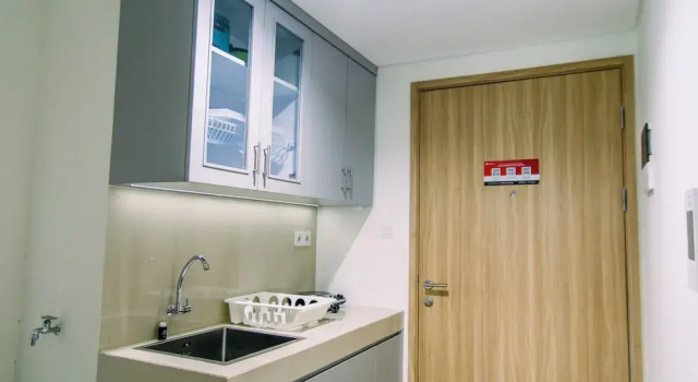 Elegant And Comfortable 1Br Apartment Bintaro Embarcadero, Book Apartment Hotels in South Tangerang with a Pool, Swimming Pool