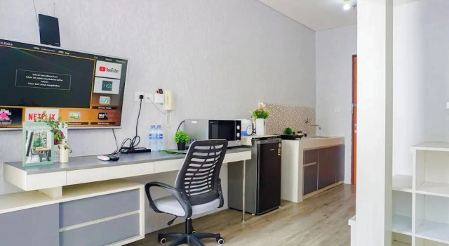 Smart Layout Studio At Dave Apartment Near Universitas Indonesia