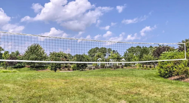 Resort Amenities & Screened Porch: Ocean View Home