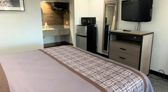 Sunrise Inn & Suites, Book Mini-hotel Hoteller i Channelview med parkering, Parkering