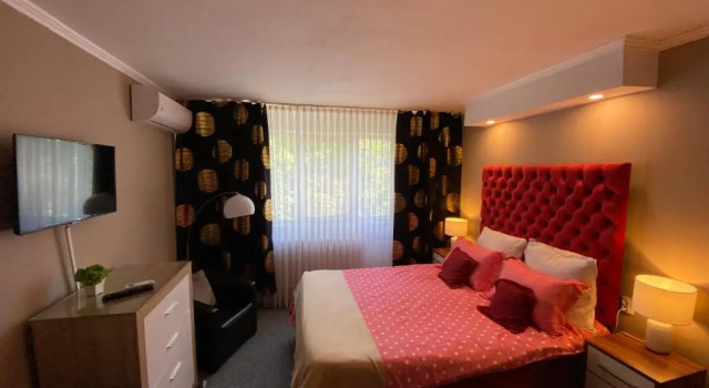 Garsoniera Riviera, Rezerwuj Apartament Hotele w Carpathians - Romania z parkingiem, Parking