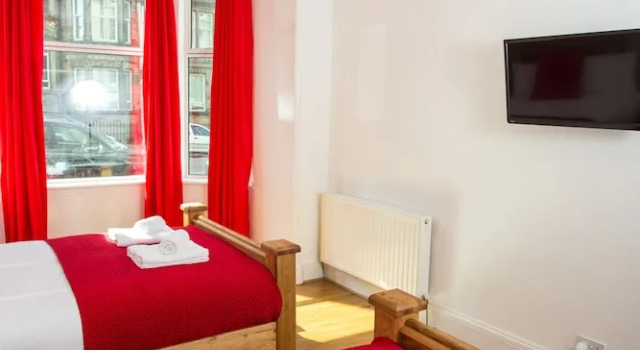 Семейные апартаменты с 3 комнатами с балконом Holistic Condos - Brunswick Street