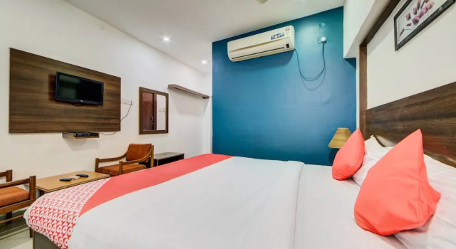 Номер Standard OYO 4025 Hotel Meredian Orchid
