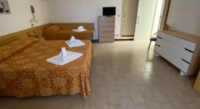 Семейный номер Standard с балконом Hotel Granada