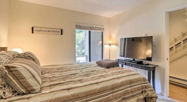 1 Mi to Diamond Peak Skiing: Incline Village Condo, Забронировать Отель Инклайн-Виллидж North Lake Tahoe