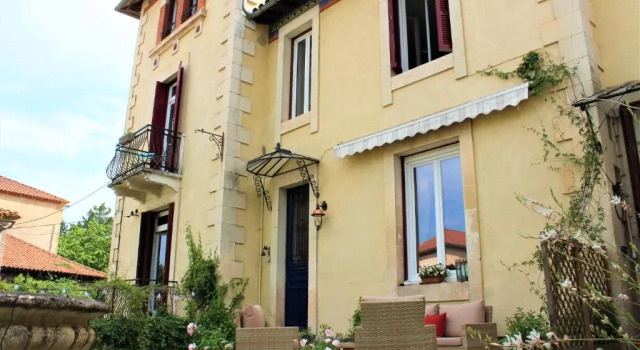 La Source, Varaa Hotelli Availles-Limouzine Vienne