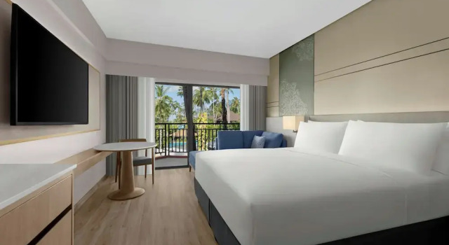 Двухместный номер Premier с видом на бассейн Courtyard by Marriott Phuket, Patong Beach Resort
