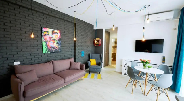 Little Loft No8, Varaa Huoneisto Hotellit Mamaia-Sat pysäköinnillä, Pysäköinti