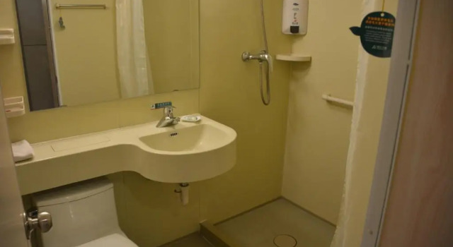 Номер Business Jinjiang Inn Hotel Tianjin Jintang Highway Steel pipe company Light rail station Branch