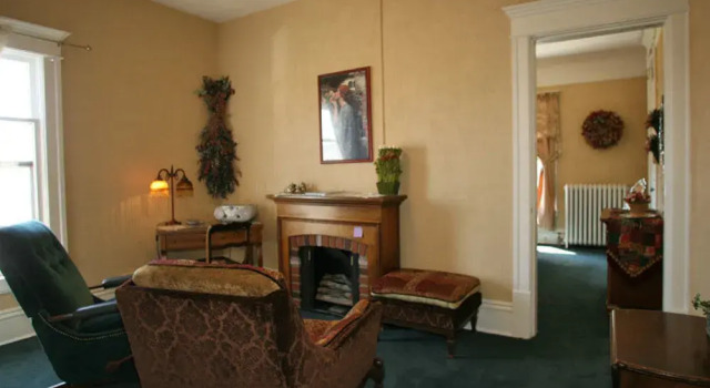 Hickory House Inn, Book Hotel Anaconda Montana