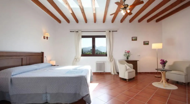 Villa - 8 Bedrooms with Pool and WiFi - 103182