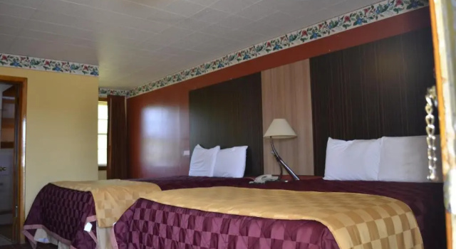 Четырёхместный номер Standard Budget Inn Tonawanda