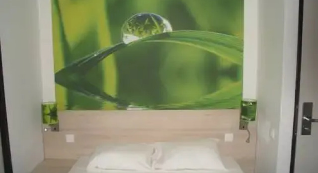 Hotel Paradise, Забронировать Отель Витроль Étang de Berre