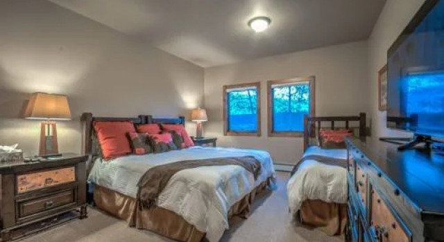 Churchill Lodge South