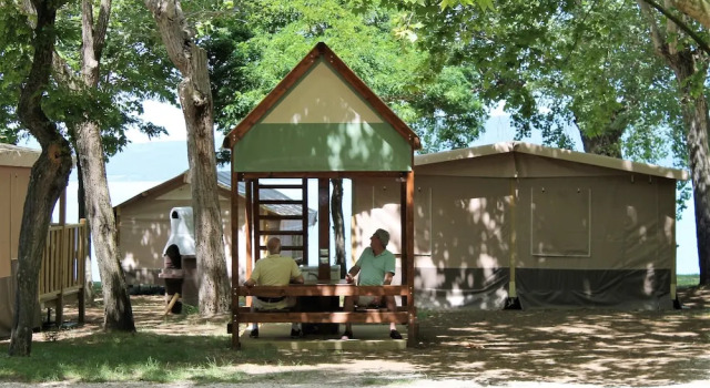 Тент с балконом Parco Del Lago Glamping And Camping