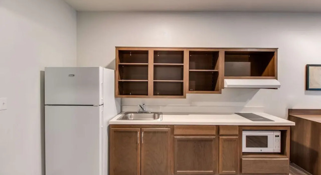 Woodspring Suites Bakersfield Airport
