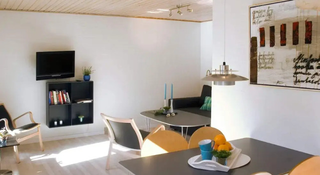 6 Person Holiday Home in Allinge, Book Feriehus Sommerhuse i Allinge, Hytte
