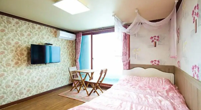Goseong Naiaseu Pension, Rezerwuj Hotel Hotele w Gangwon-Do z parkingiem, Parking