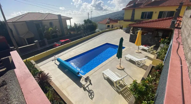 Коттедж с 3 комнатами Casa Madeira