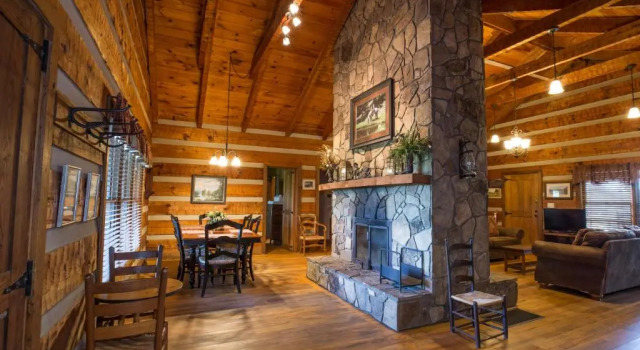 Коттедж с 3 комнатами с видом на горы Springmaid Mountain Retreat & Stables