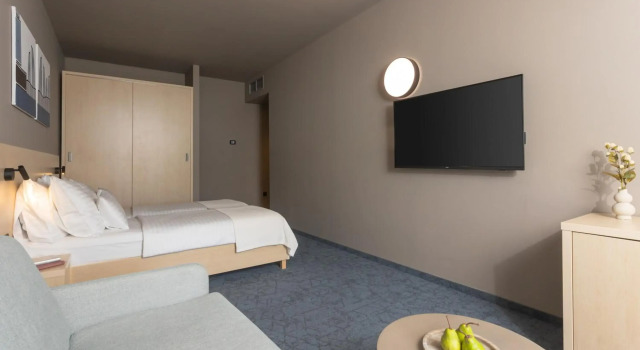 Family Hotel Adria - All inclusive, Забронировать Отель Отели Биоград-на-Мору с бассейном, рядом с Частный Пляж «Кемп Сенди», Бассейн