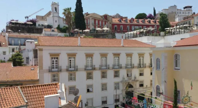 Апартаменты Alfama Stunning River and Historic City Views 2Bedrooms & 2Bathrooms AC Balcony 18th Century Building
