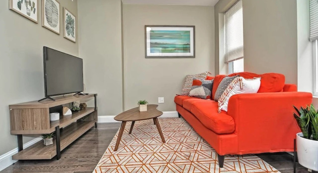 2br/1ba Near Paul Revere House by Domio