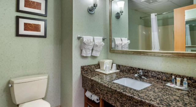 Четырёхместный люкс Comfort Suites Hagerstown Southeast