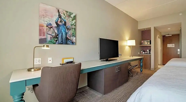 Четырёхместный номер Premium Hilton Garden Inn Edmond / Oklahoma City North, OK